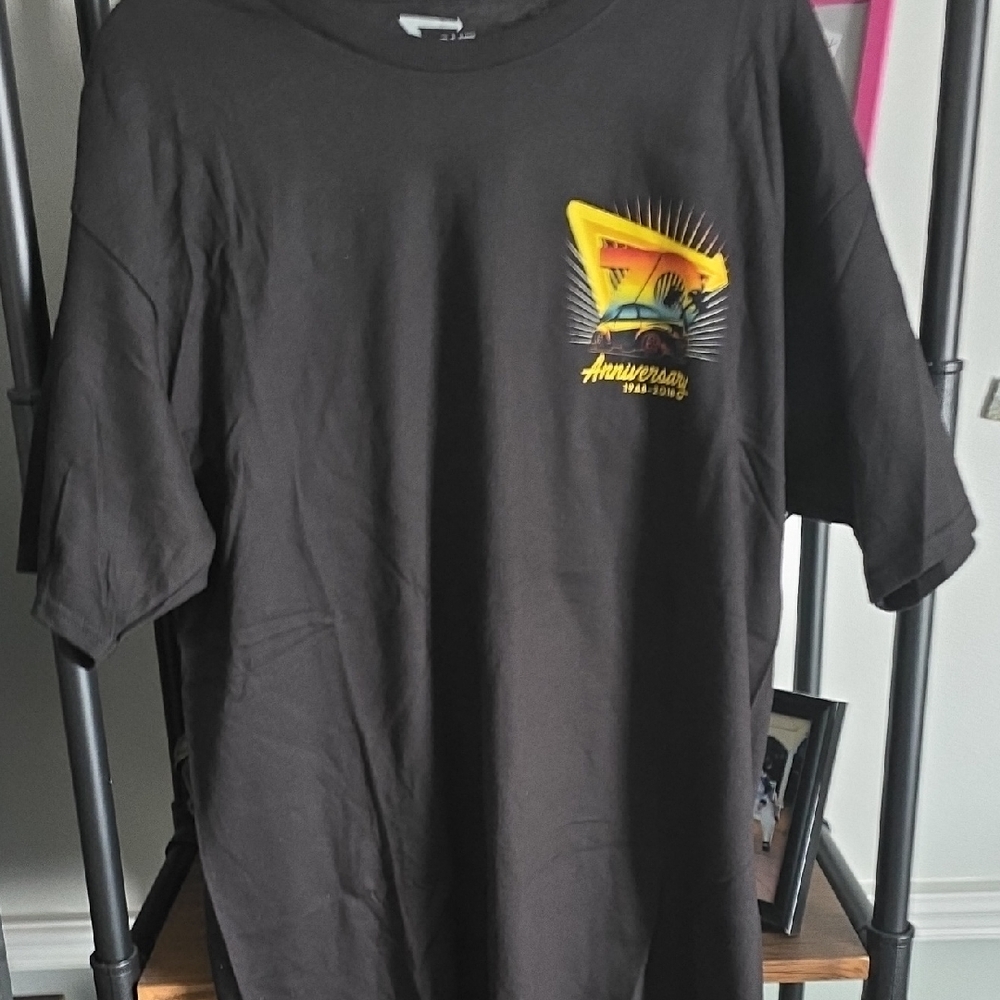 Black Graphic T-Shirt with Yellow Design IN-N-OUT BURGER Mens Tshirt Large